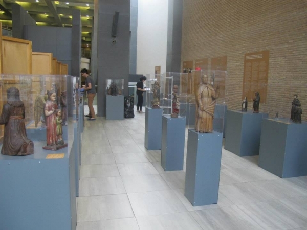 Montando la exposición en el Museo Vaticano