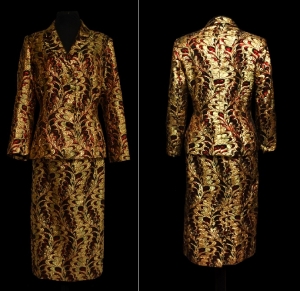 Traje de actuaci&oacute;n de L&aacute;grima R&iacute;os (vista frontal y posterior)